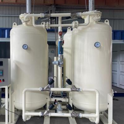 Endüstriyel kullanım için 8-10 yıllık ömrü olan PSA Oksijen Jeneratörü 220V/50Hz güç kaynağı ve 5-45°C çalışma sıcaklığı